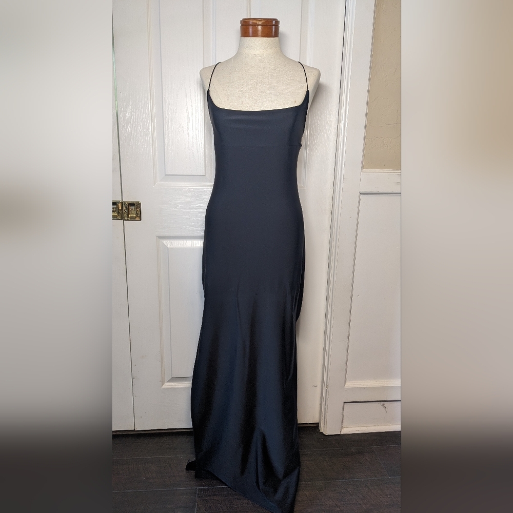 Black Backless Scoop Neck Maxi Dress